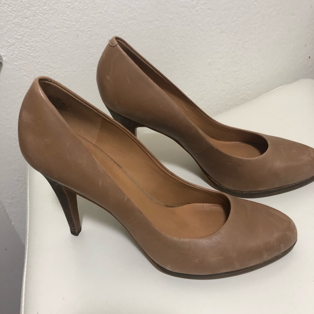 Nine West tan pumps size 9